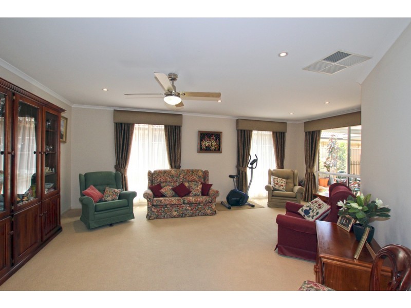 8 Urchin Crescent, Aldinga Beach SA 5173