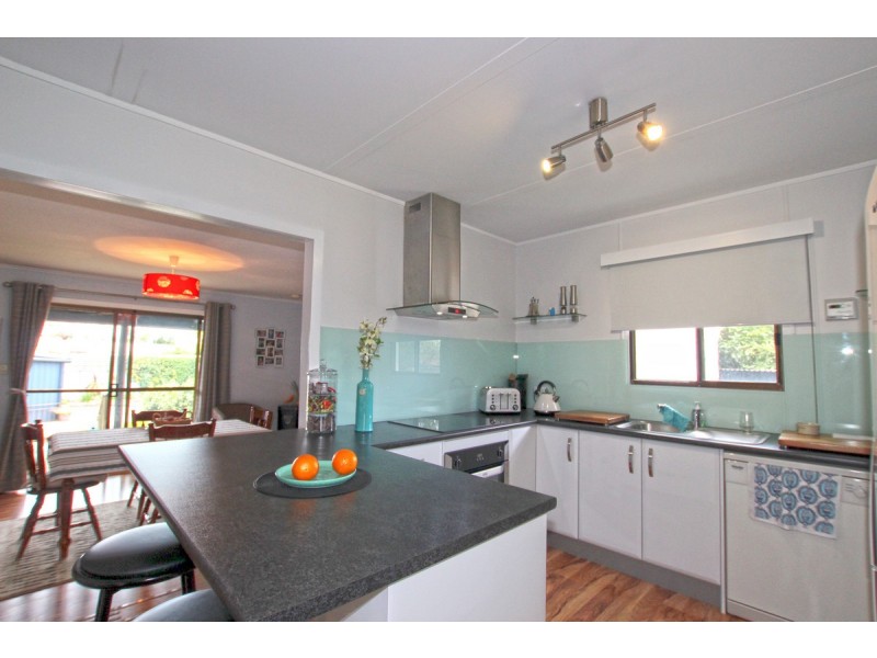 1 Ford Place, Port Willunga SA 5173