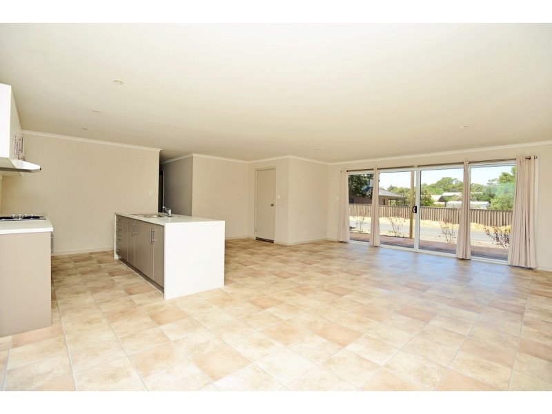 78 Whinnerah Avenue, Aldinga Beach SA 5173