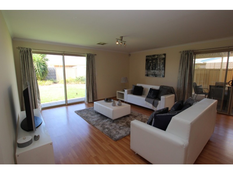 1 Dover Street, Aldinga Beach SA 5173