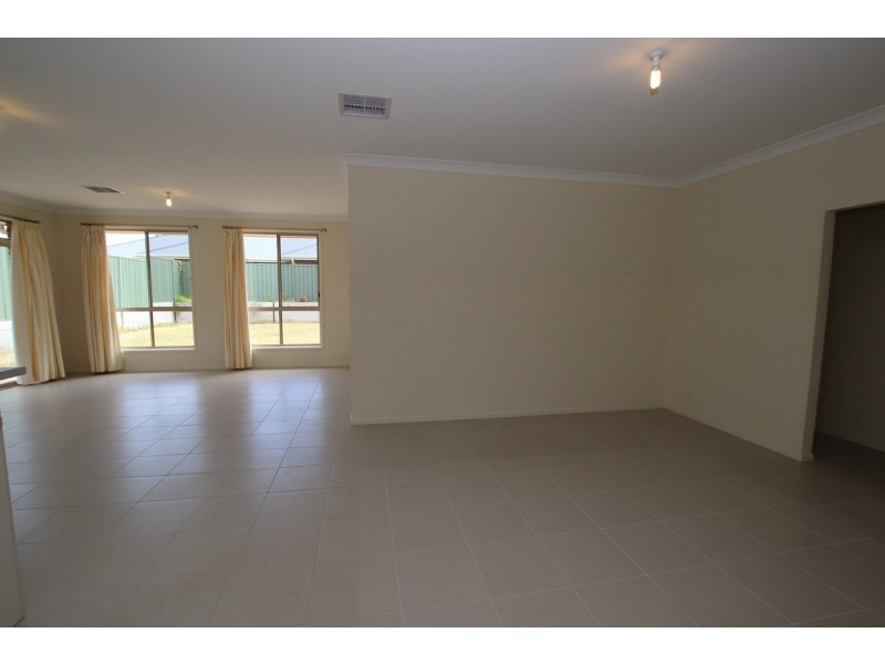 25 Sapphire Way, Aldinga Beach SA 5173