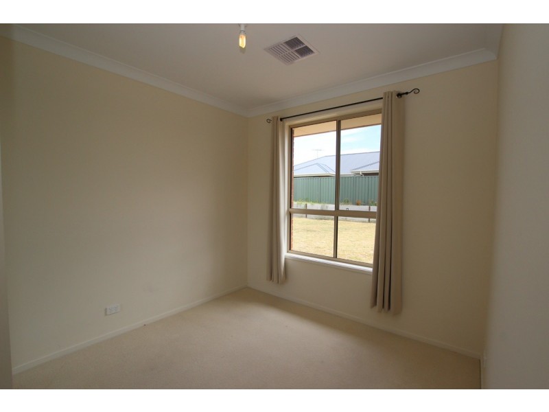 25 Sapphire Way, Aldinga Beach SA 5173