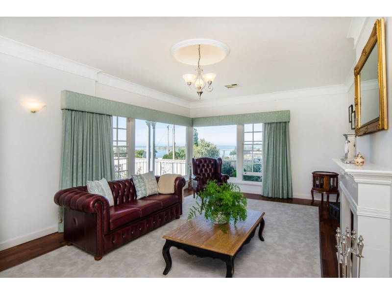 15 Honeyman Grove, Mccracken SA 5211