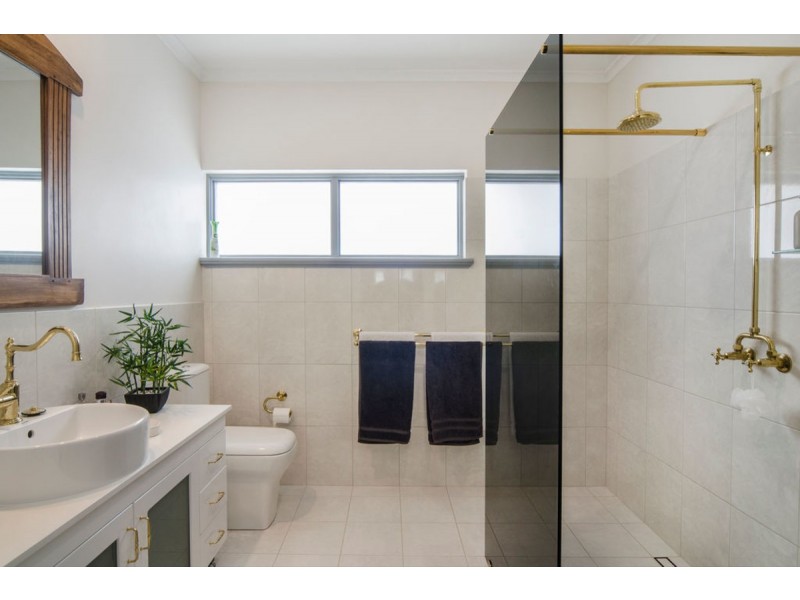15 Honeyman Grove, Mccracken SA 5211