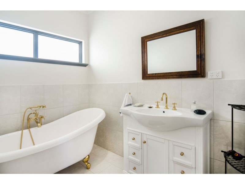 15 Honeyman Grove, Mccracken SA 5211