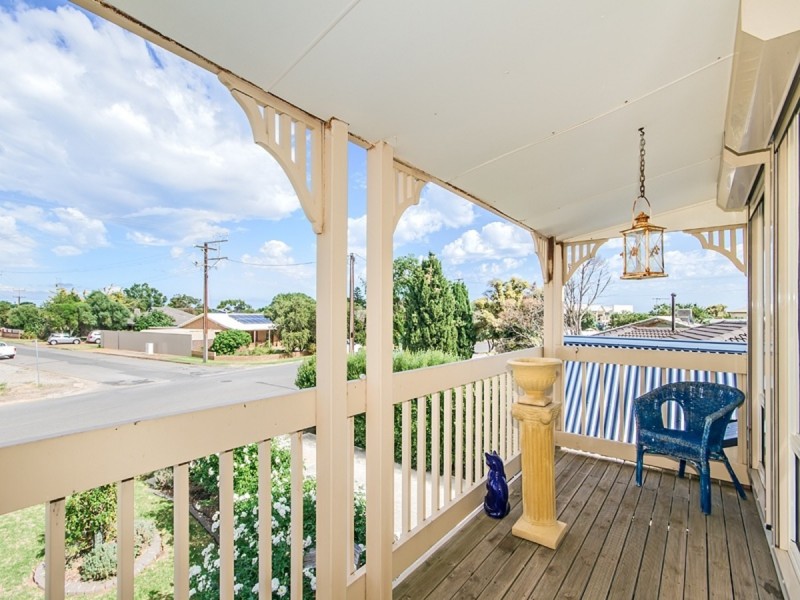 9 Hamilton Road, Aldinga Beach SA 5173