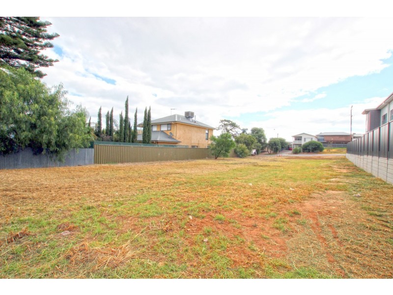 26 Griffiths Drive, Moana SA 5169