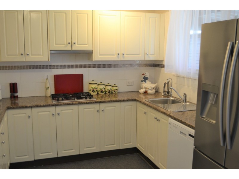 12 Lindsay Drive, Morphett Vale SA 5162