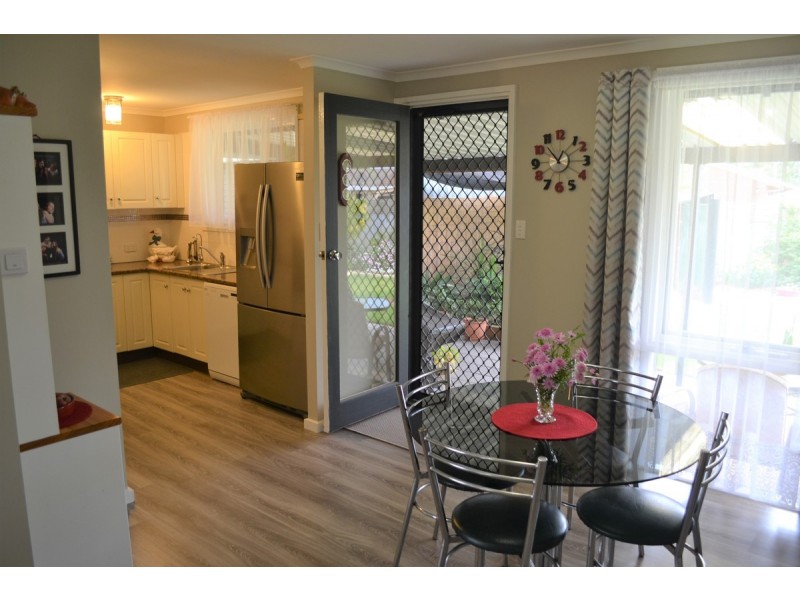 12 Lindsay Drive, Morphett Vale SA 5162