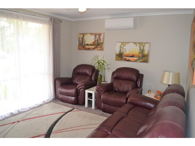 12 Lindsay Drive, Morphett Vale SA 5162