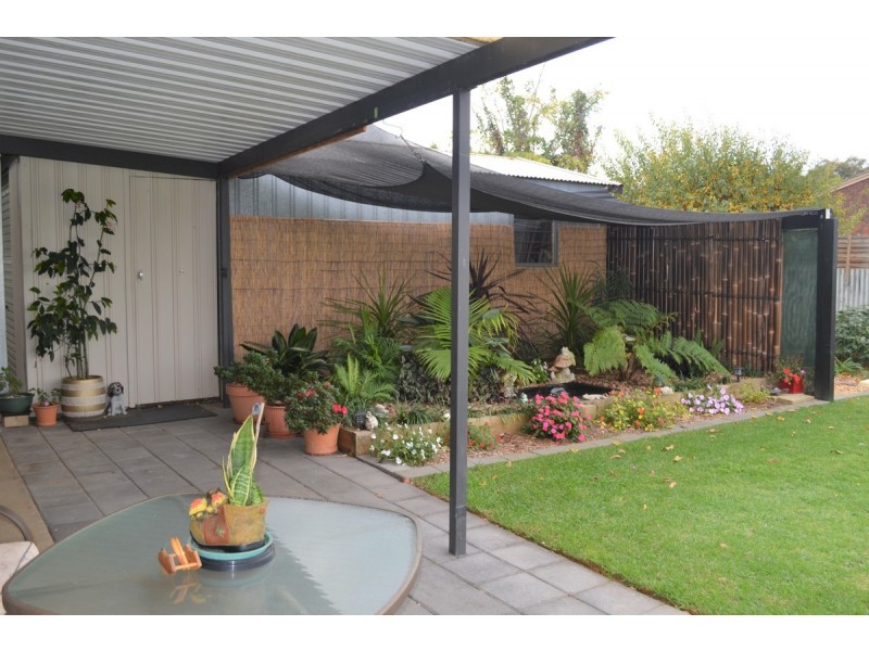 12 Lindsay Drive, Morphett Vale SA 5162