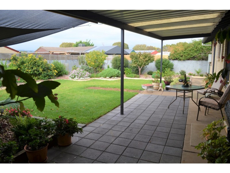 12 Lindsay Drive, Morphett Vale SA 5162