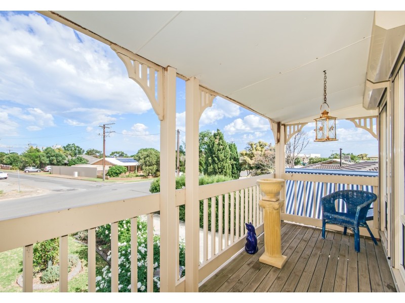 9 Hamilton Road, Aldinga Beach SA 5173