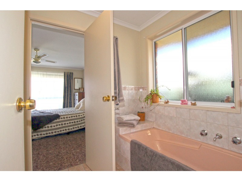 31 Pridham Boulevard, Aldinga Beach SA 5173