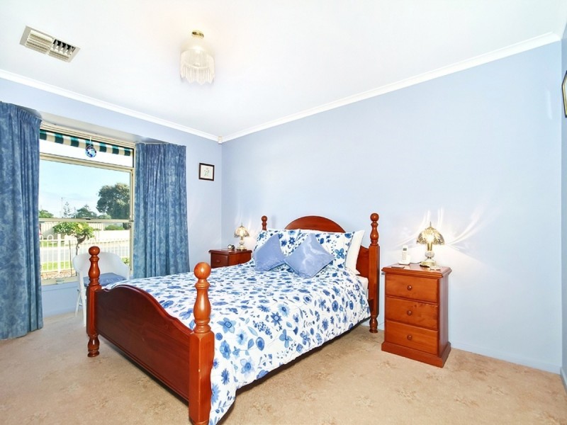 15 Croser Avenue, Aldinga Beach SA 5173