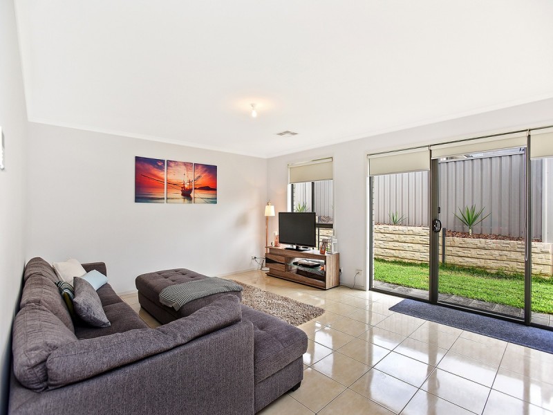 33 Manly Court, Seaford Rise SA 5169