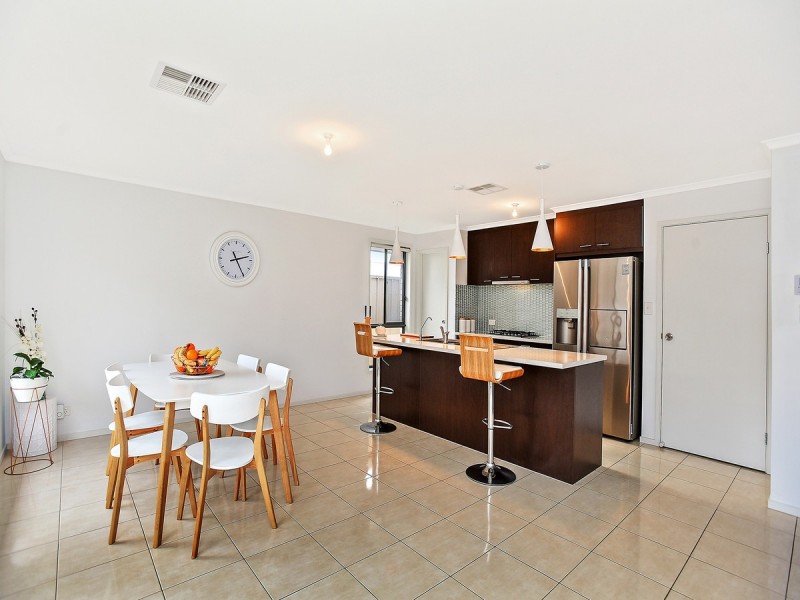 33 Manly Court, Seaford Rise SA 5169