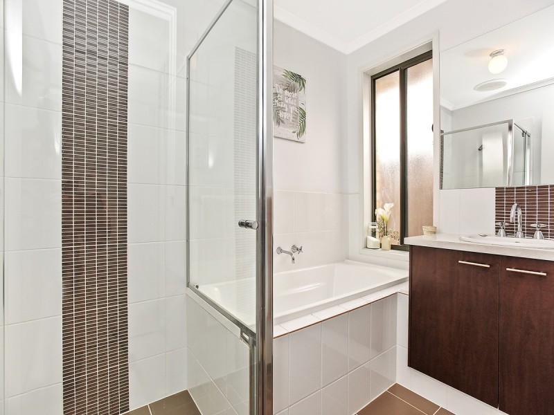 33 Manly Court, Seaford Rise SA 5169