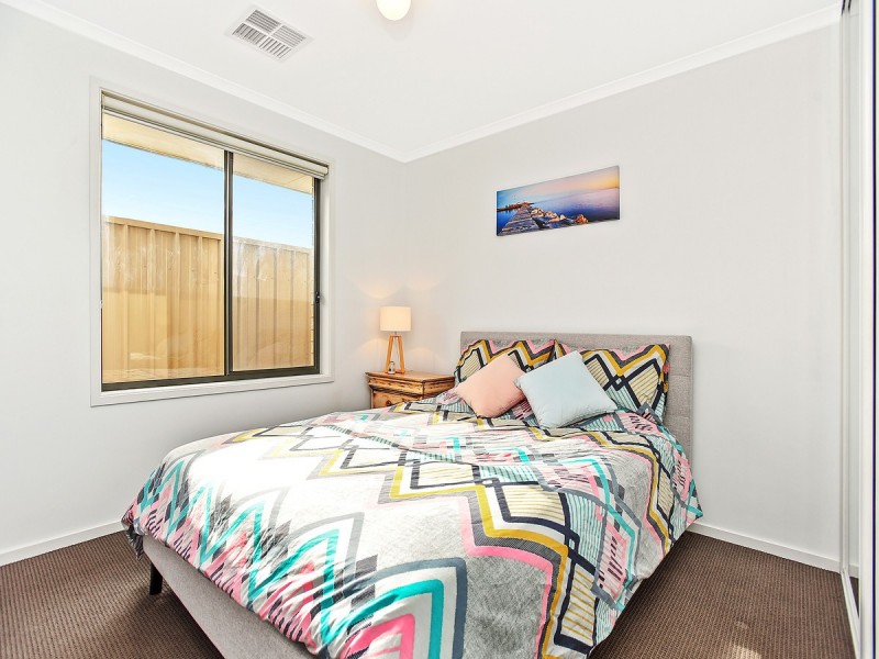 33 Manly Court, Seaford Rise SA 5169