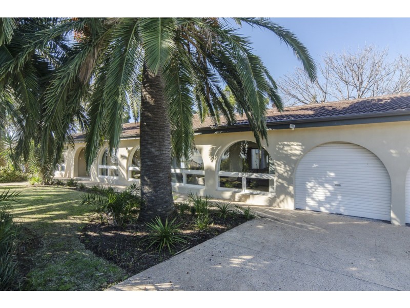 11 Camelot Crescent, Seacombe Heights SA 5047