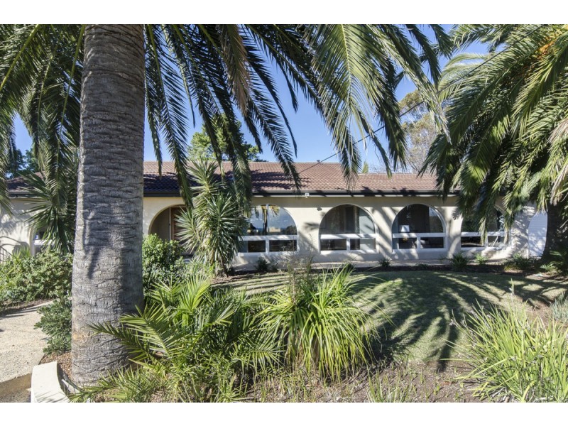 11 Camelot Crescent, Seacombe Heights SA 5047