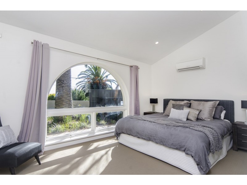 11 Camelot Crescent, Seacombe Heights SA 5047