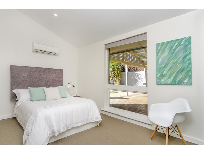 11 Camelot Crescent, Seacombe Heights SA 5047