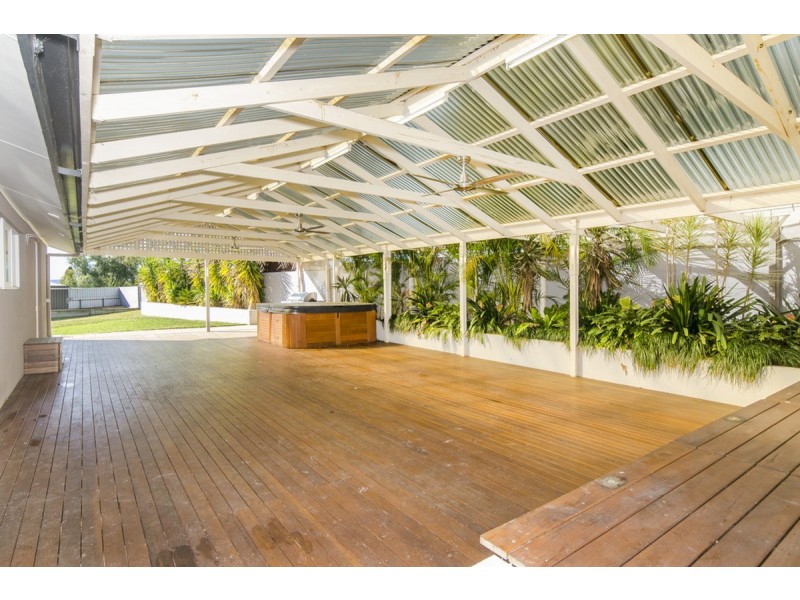 11 Camelot Crescent, Seacombe Heights SA 5047