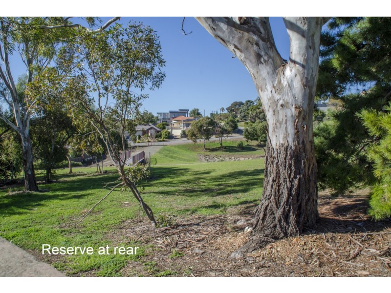 11 Camelot Crescent, Seacombe Heights SA 5047