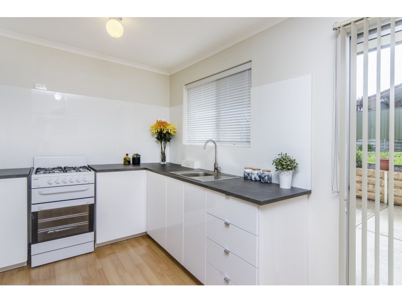 1 Barton Drive, Trott Park SA 5158