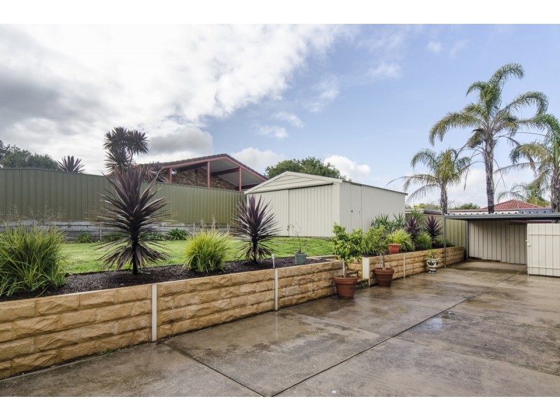 1 Barton Drive, Trott Park SA 5158