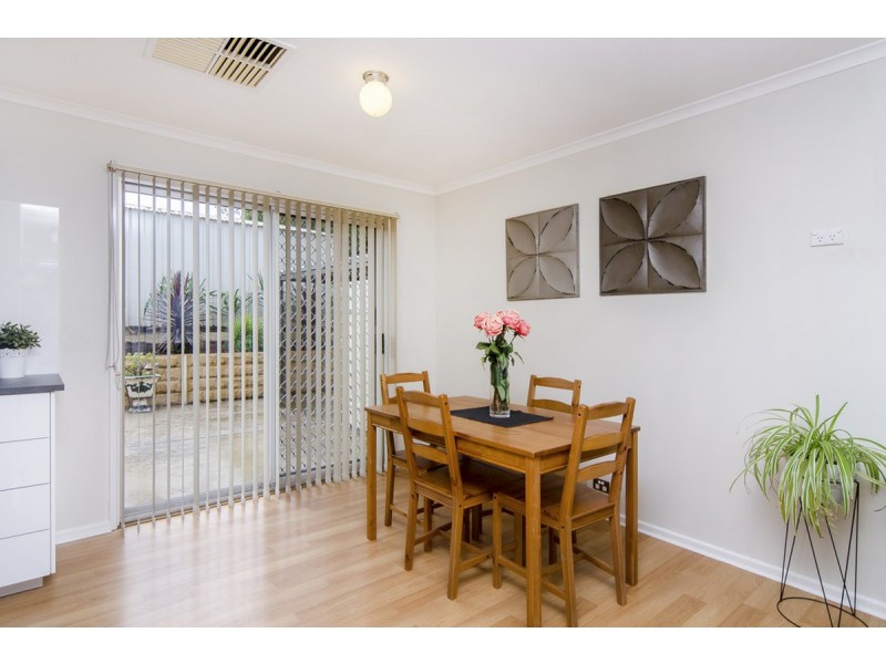 1 Barton Drive, Trott Park SA 5158