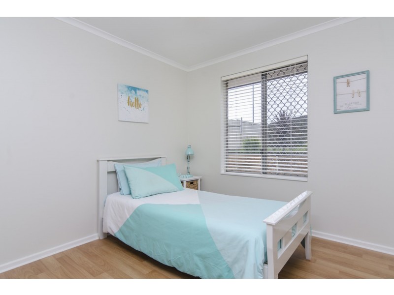 1 Barton Drive, Trott Park SA 5158