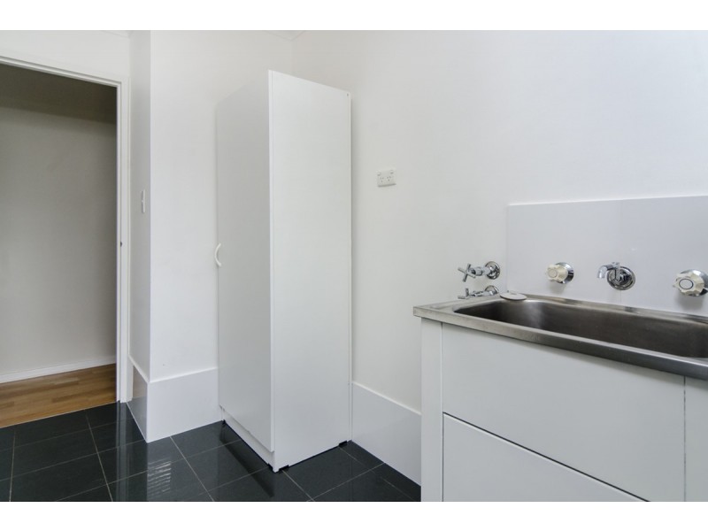 1 Barton Drive, Trott Park SA 5158