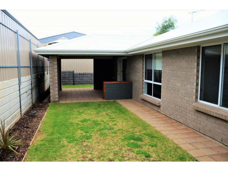35 Manly Court, Seaford Rise SA 5169