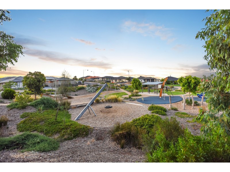 35 Manly Court, Seaford Rise SA 5169