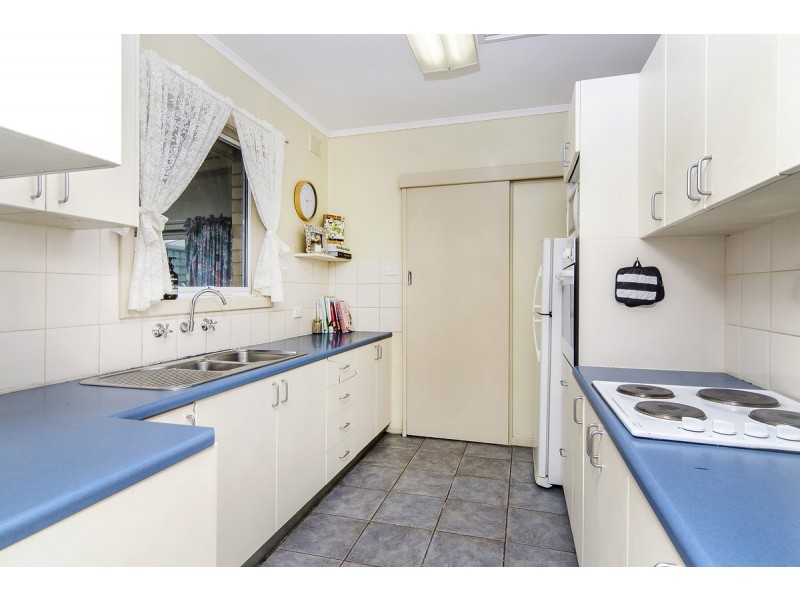 4 Yangara Road, O’sullivan Beach SA 5166
