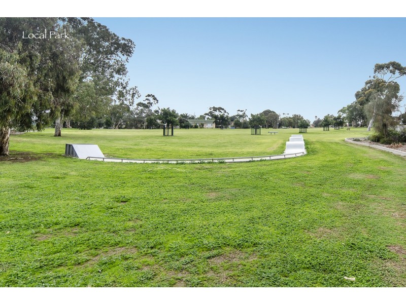 4 Yangara Road, O’sullivan Beach SA 5166