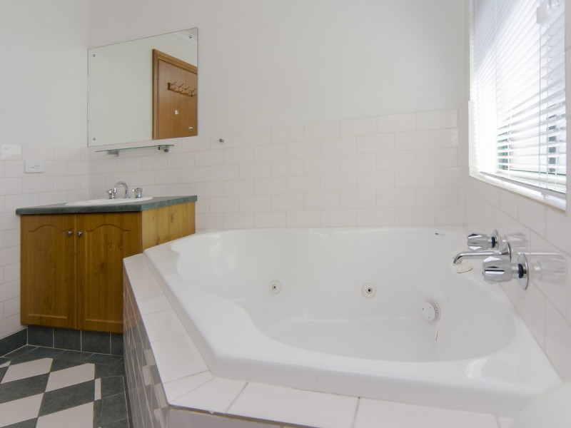 9 Harbour Drive, Seaford Rise SA 5169