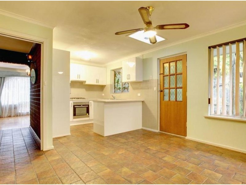 27 Woodstock Avenue, Christie Downs SA 5164