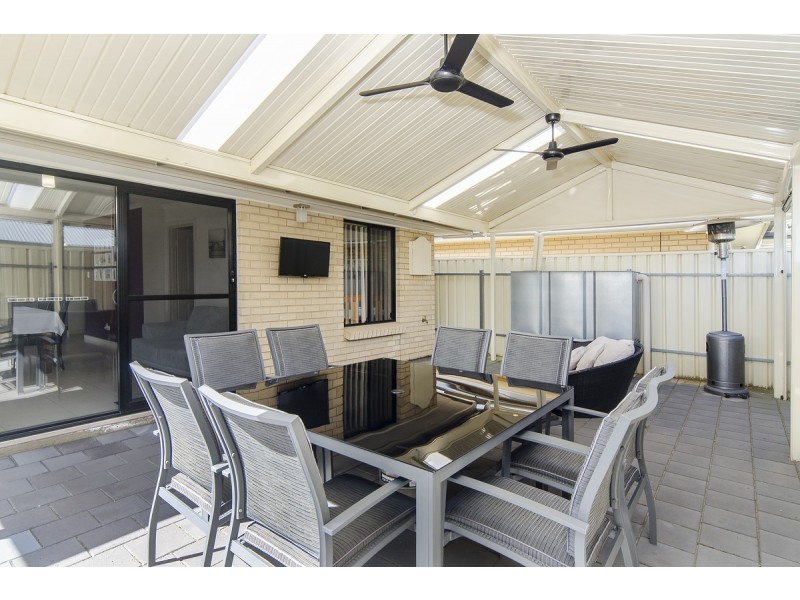 2/37 Chynoweth Avenue, Hackham SA 5163