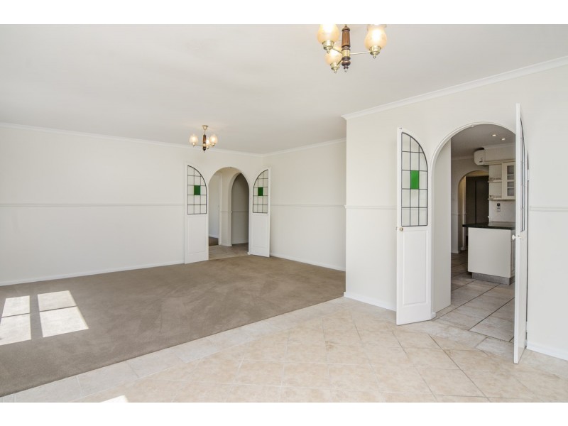 6 Osmanli Drive, Hallett Cove SA 5158
