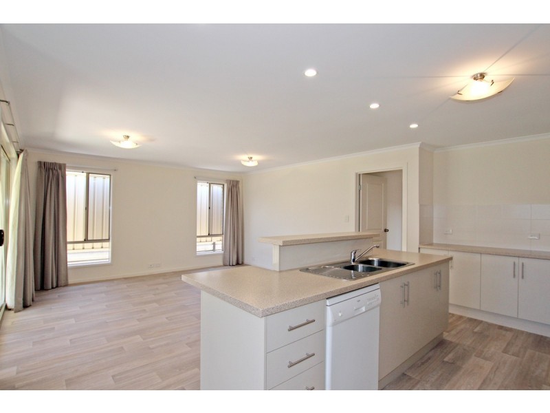 27 Pinkgum Avenue, Aldinga Beach SA 5173