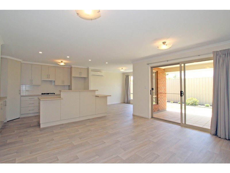 27 Pinkgum Avenue, Aldinga Beach SA 5173