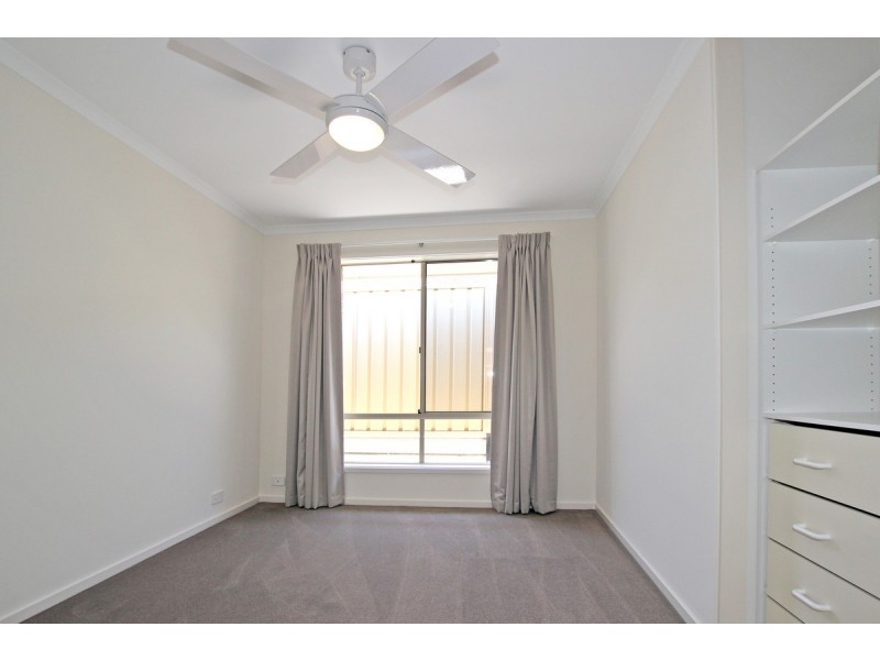 27 Pinkgum Avenue, Aldinga Beach SA 5173