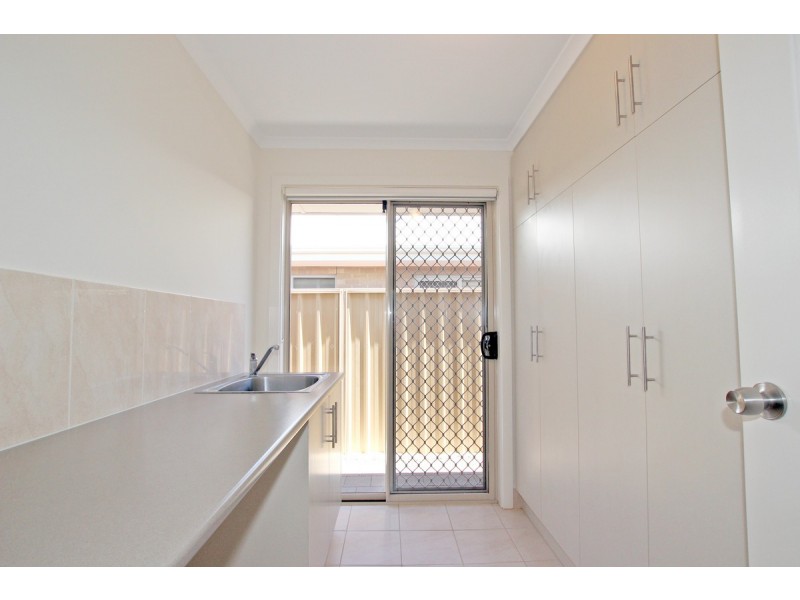 27 Pinkgum Avenue, Aldinga Beach SA 5173