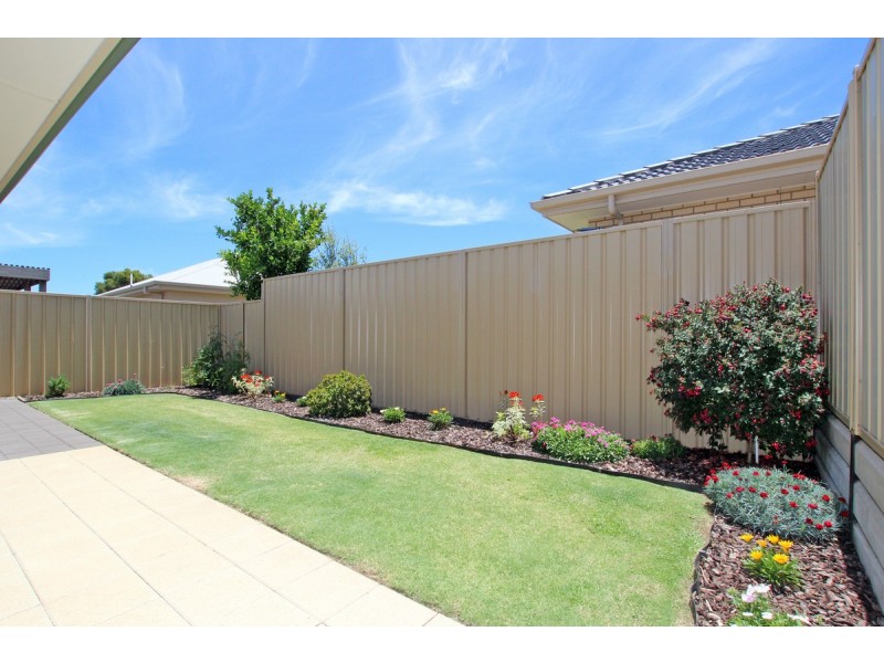 27 Pinkgum Avenue, Aldinga Beach SA 5173