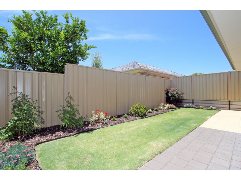 27 Pinkgum Avenue, Aldinga Beach SA 5173