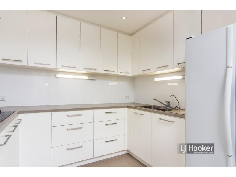 17/2 Ochre Place, Christie Downs SA 5164