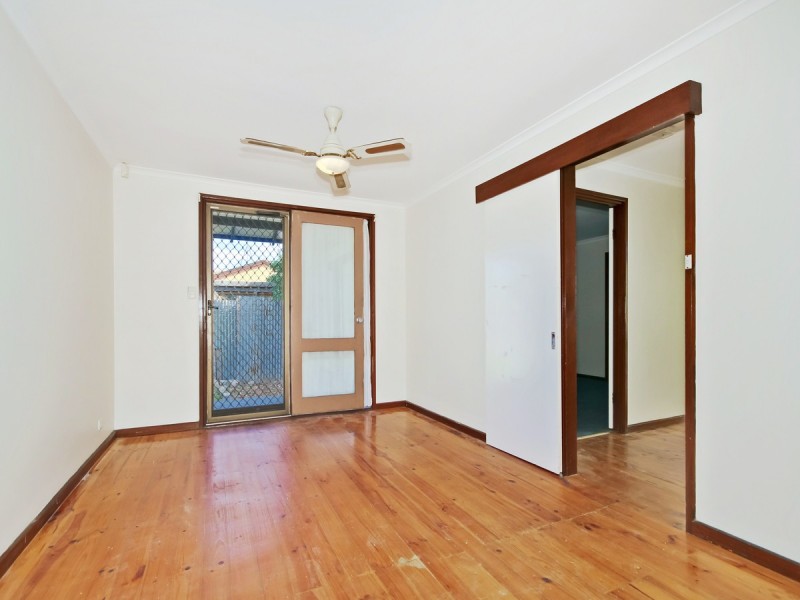 13 Catherine Crescent, Morphett Vale SA 5162